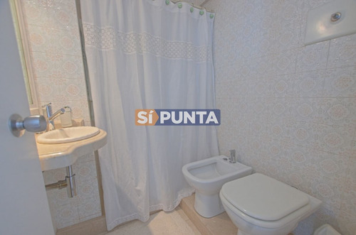 Imagen 12 de 20 de Departamento De 2 Dormitorios En Venta En Torre Con Todos Los Servicios