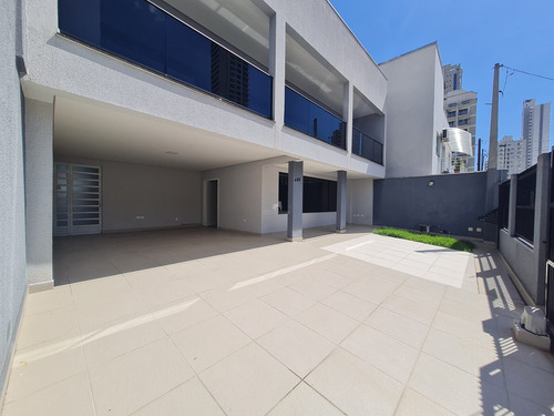 Imagem 2 de 28 de Casa Para Venda No Bairro Centro Em Balneário Camboriú, 5 Quartos Sendo 1 Suíte, 3 Vagas, - Ml_766