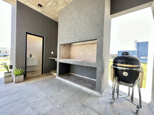 Casa En Venta 4 Ambientes En Una Planta Con Pileta - Barrio Privado San Lucas