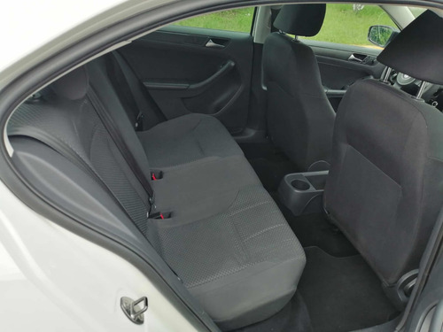 Imagen 15 de 15 de Volkswagen Jetta 2013 2.5 Style 5vel Mt