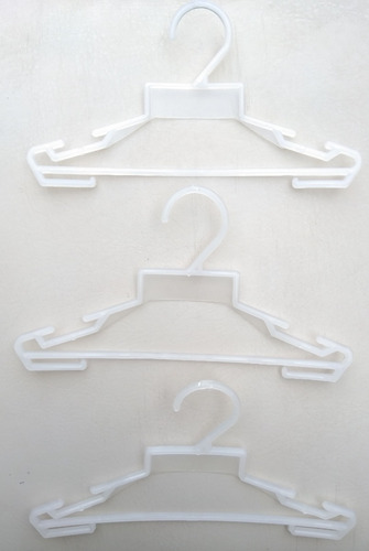 Imagen 3 de 4 de Lote 25 Ganchos Chicos Natural Para Ropa De Bebé Y Mascota