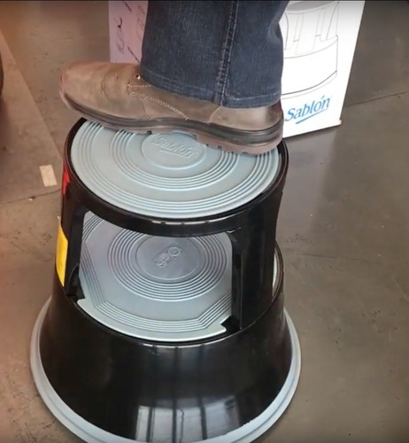 Banquito Multiusos Modelo Treppé Acero Sablón Escalera