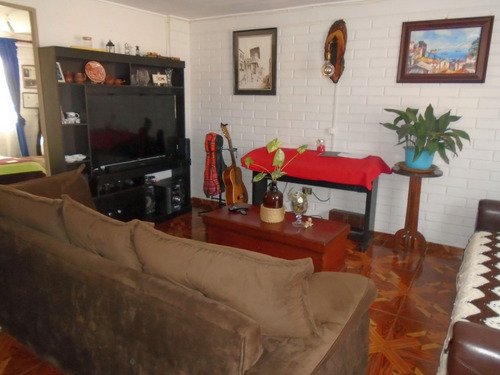 Casa Acogedora 3d. 1b 1e. Construcción Sólida.