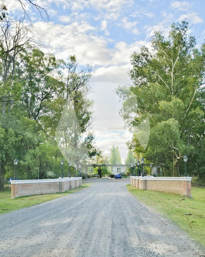 Lote De 1997,83 M2 Se Encuentra En El Barrio Arroyito Listo Para Venderse! En Villa Maria