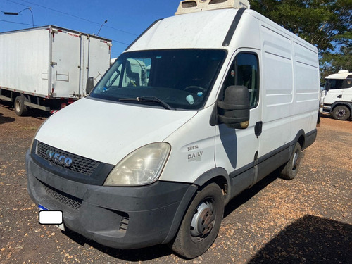 Imagem 2 de 11 de Iveco Daily 35s14 Ano 2014 Furgão Refrigerado