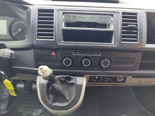 Imagen 15 de 15 de Volkswagen Transporter 2017 2.0 Pasajeros Mt 102 Hp