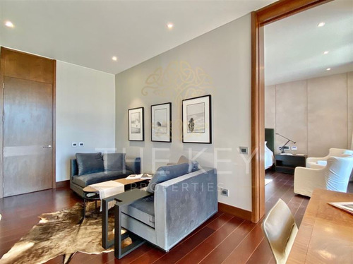 Casa De 4d Con Jardin, Piscina, Quincho Y 4 Est.las Condes