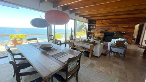 Espectacular Casa En Zapallar, Frente Al Mar, En Arriendo !