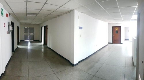 Imagen 7 de 8 de Local En Alquiler Ideal Para Consultorios Médicos Solo Para Empresas 04126887776