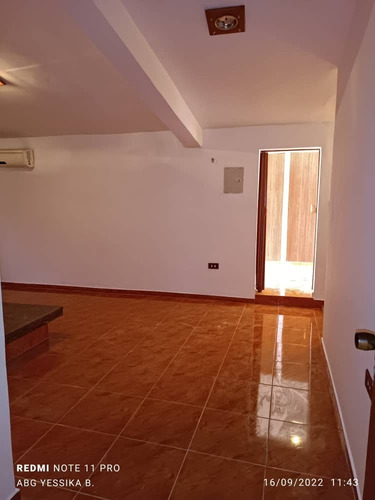 Imagen 8 de 12 de En Venta Hermosa Quinta En Los Overos, Urb. Agua Miel - La Encrucijada