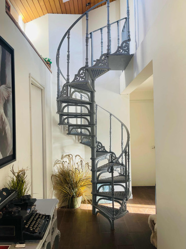 Único Y Hermoso Duplex De 4 Dormitorios Más Sala De Estar
