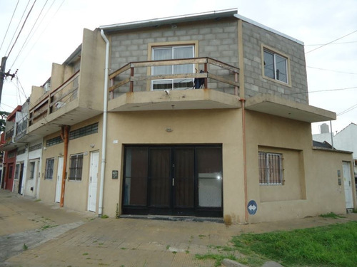 Imagen 2 de 12 de Casa Con Departamento En Venta En Ituzaingo Norte
