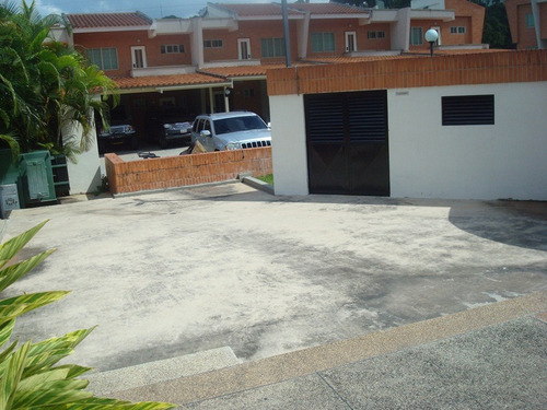 Imagen 27 de 29 de Ligia Guardia Vende Hermoso Town House En Res. Doral Park El Trigal Norte