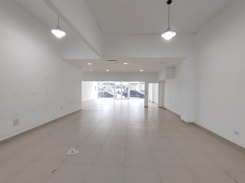 Imagen 1 de 4 de Local Comercial En Pleno Centro Comercial De Mar De Ajo.