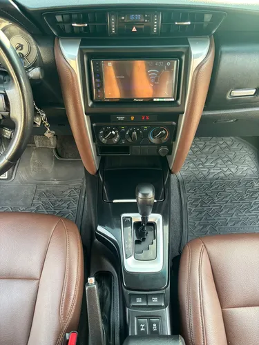 Toyota Fortuner Sw4 2.4 4x2 At Diesel