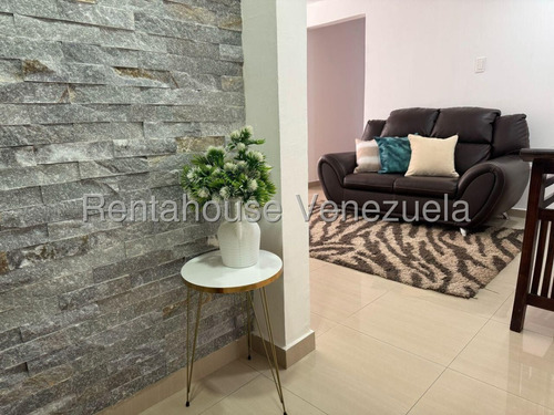 Km Apartamento (1 Nivel) En Alquiler En Colinas De La Tahona, Distrito Metropolitano