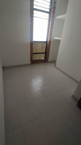 Apartamento Res. Trébol Base Aragua Maracay Fm*