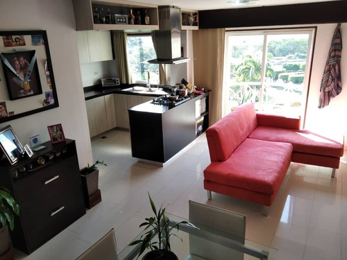 Imagen 2 de 12 de Hermoso Apartamento Remodelado En Res Los Roques // 04128901630