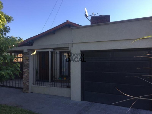 Casa En Venta En 115 Ee/ 410 Y 410 Bis Villa Elisa - Alberto Dacal Propiedades