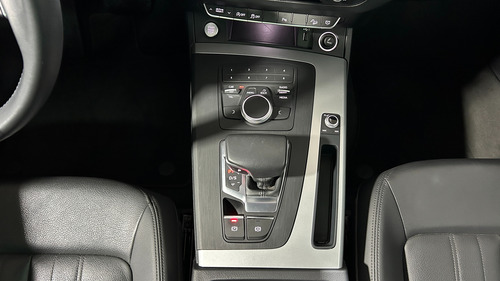 Audi Q5 45 TFSI Quattro S Tronic 2.0 AT
