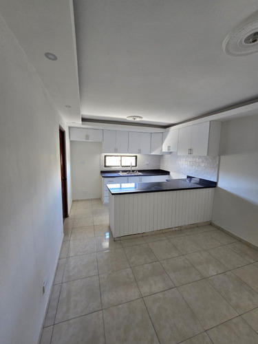 Se Vende Excelente Apartamento En Reparto Los 3 Ojos