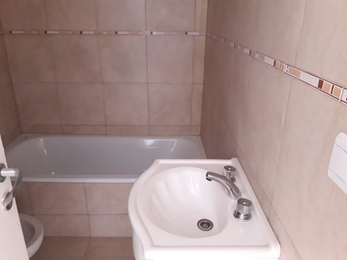 Imagen 6 de 9 de Departamento En Venta En Condominio Malnatti