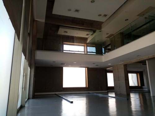 Lindo Local De 462 M2 Con Gran Acceso Desde La Calle