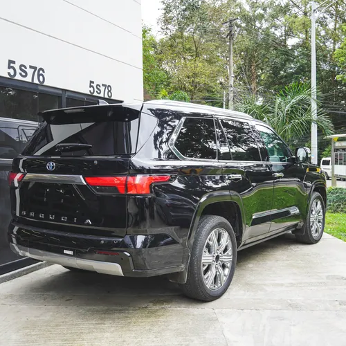 Toyota Sequoia Capstone 2025