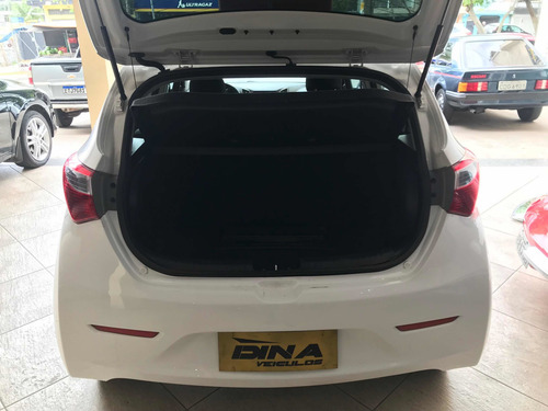 Imagem 5 de 15 de Hyundai Hb20 2015 1.0 Comfort Flex 5p