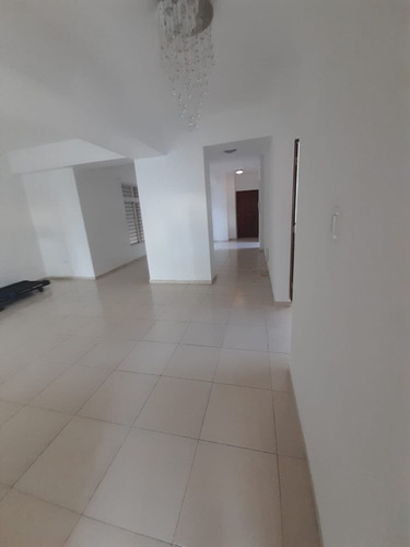 Imagen 3 de 13 de Apartamento De 2 Habitaciones En Zona Universitaria En Alquiler