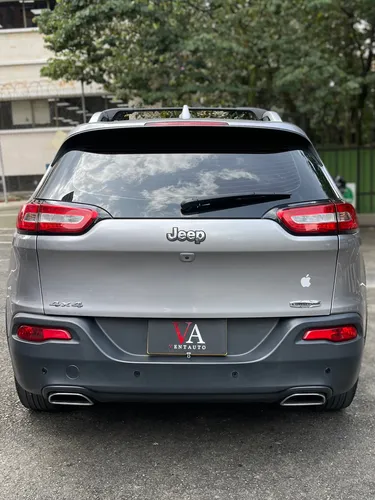 Jeep Cherokee 3.2 Longitude
