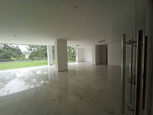 Imagen 5 de 30 de Jorge Febres Vende Pent House En Res. A4 Foa-2259