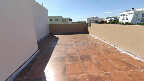 Alquilo Apto 4to Piso Con Terraza En Miramar, Av. Independen