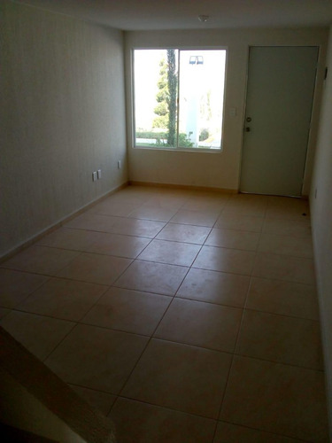 Casa De 4 Recamaras En Desarrollo Privado Con Acceso Controlado Y Casa Club Con Alberca