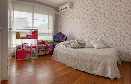 Venta De Apartamento 3 Dormitorios Con Terraza Y Jardín En Carrasco Norte