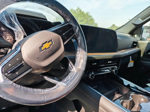 Chevrolet Suburban HIGH COUNTRY
