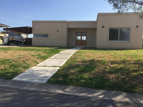 Casa En Venta En Barrio Cerrado El Canton