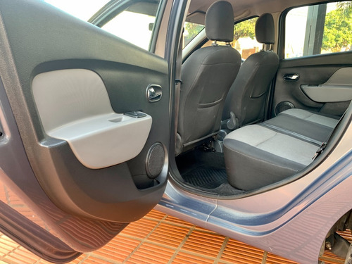 Imagen 5 de 11 de Renault Logan Privilege 1.6n 2016