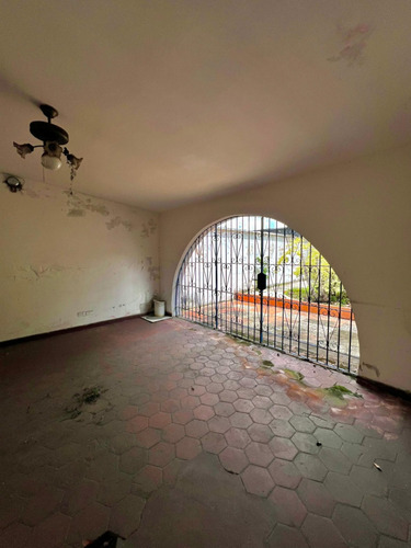 Casa Comercial En Alquiler Urbanizacion La Viña Valencia Carabobo. St