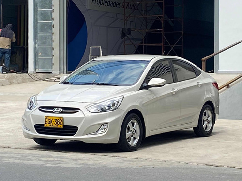 Hyundai Accent 1.6 Premium Automática