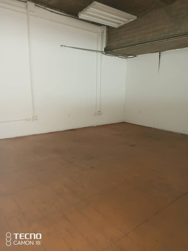 Imagen 19 de 27 de Alquiler De Planta Comercial En Edificio Boleita Sur