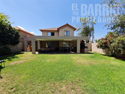 Casa En Arriendo De 3 Dorm. En Colina