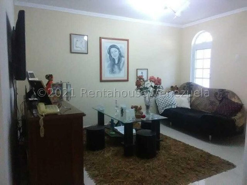 Casa En Lago Country 1 En Oferta Semi Amoblada