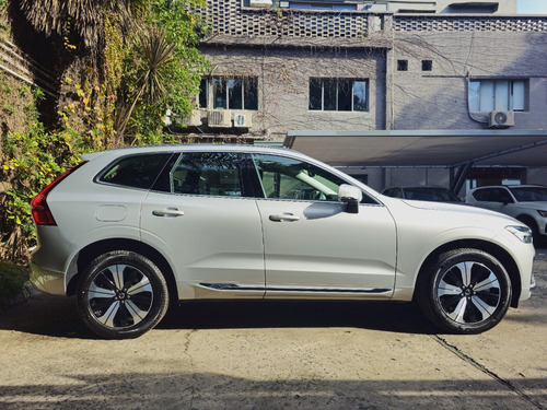 Volvo XC60 PLUS T8 AWD 462HP PHEV