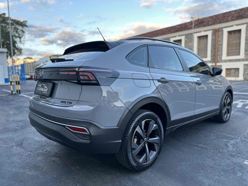 Volkswagen Nivus 1.0 200 TSI TOTAL FLEX HIGHLINE AUTOMÁTICO