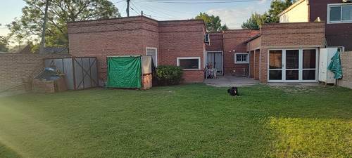 Casa En Venta - 3 Dormitorios 2 Baños - Cocheras - 442mts2 - Coronel Brandsen