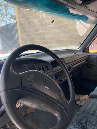 Camión Ford F350, Con Caja Grande Y Chasis Alargado