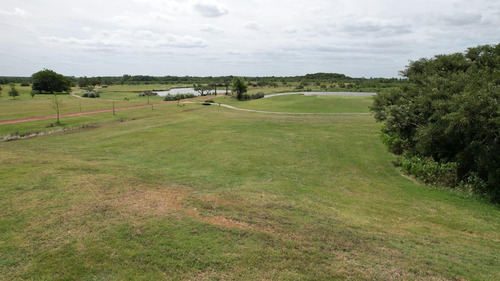 Venta Hermoso Lote Sobre Laguna En Carmelo Golf.