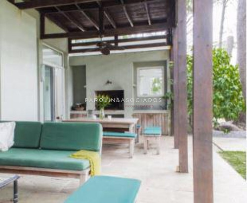 Casa De 3 Dormitorios En Manantiales- Ref: 3216