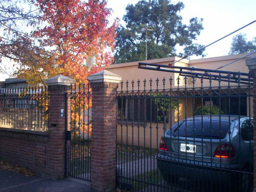 Casa En Venta En Haedo Chico